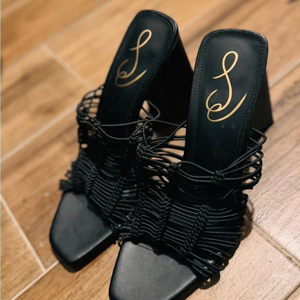 Heels - Picture 5 of 5